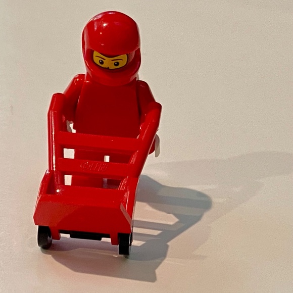 VTG LEGO Mini Figure Ferrari Race Car Pit Crew Dolly Wrench Head Mini fig rac046 - Picture 5 of 7